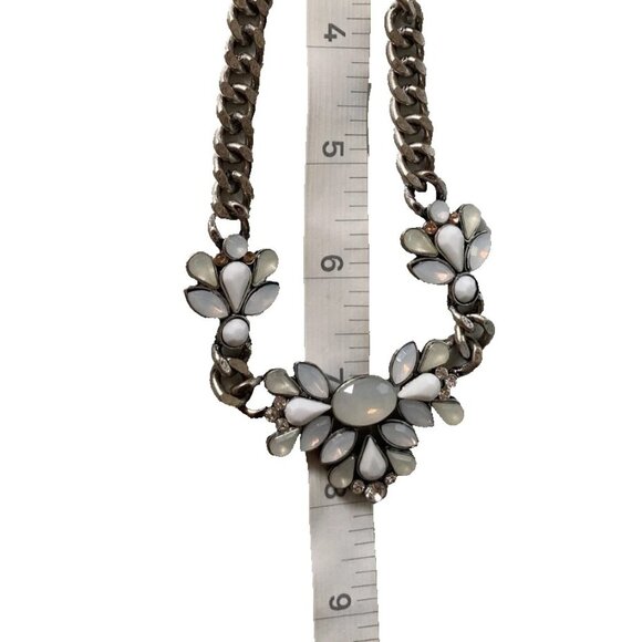 Preloved Y2k flower statement rhinestone silver tone chain necklace vintage - Picture 6 of 6